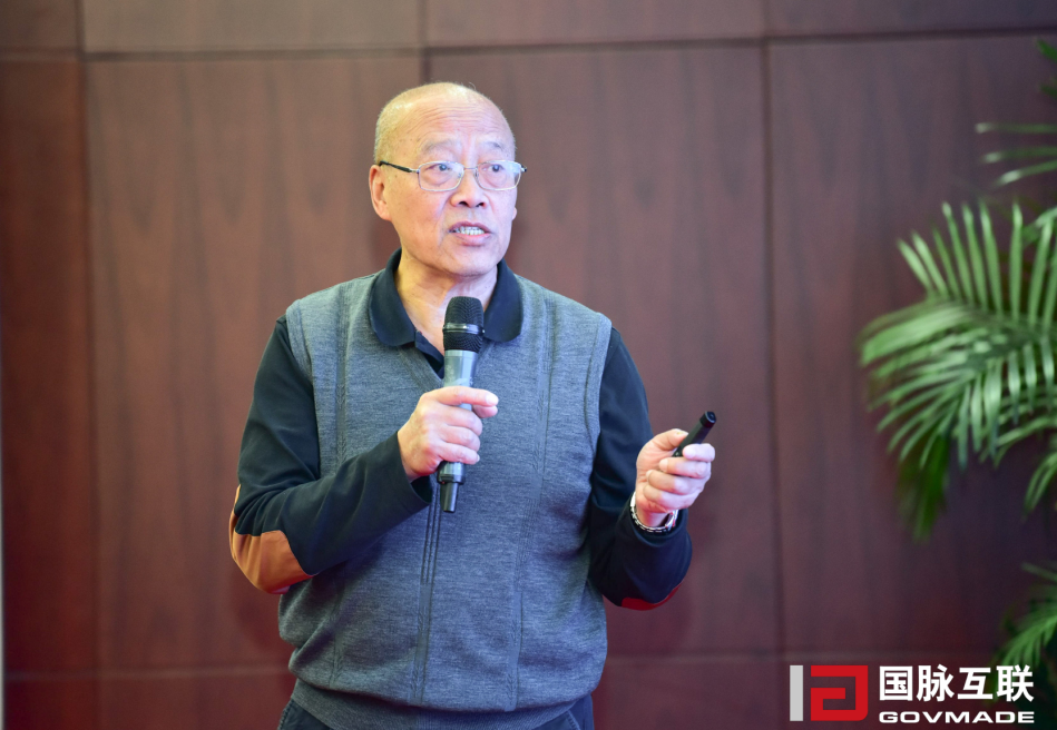 中國(guó)信息協(xié)會(huì)原副會(huì)長(zhǎng)胡小明