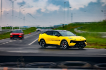 走進(jìn)路特斯全球智能工廠，探尋首款純電超跑SUV Eletre的極致基因